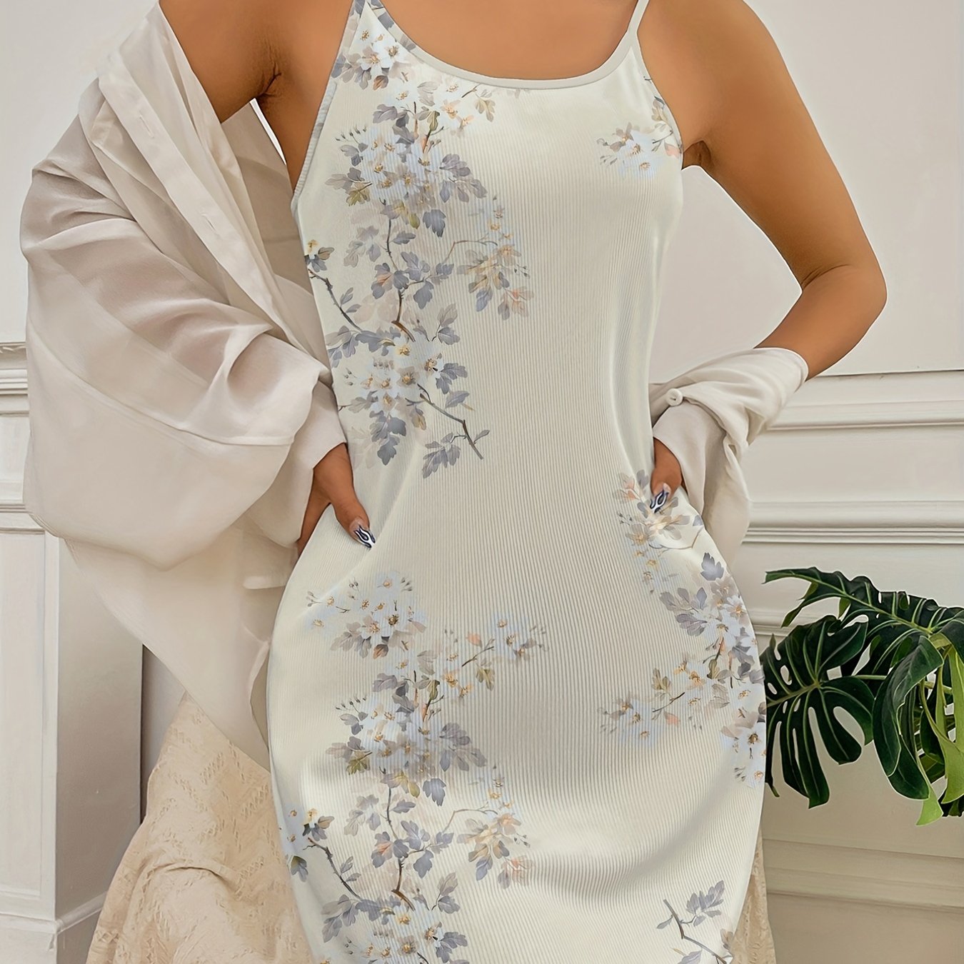 Ayollar uchun tasodifiy gullar bilan bezatilgan tunika - Qulay uyqu kiyimlari