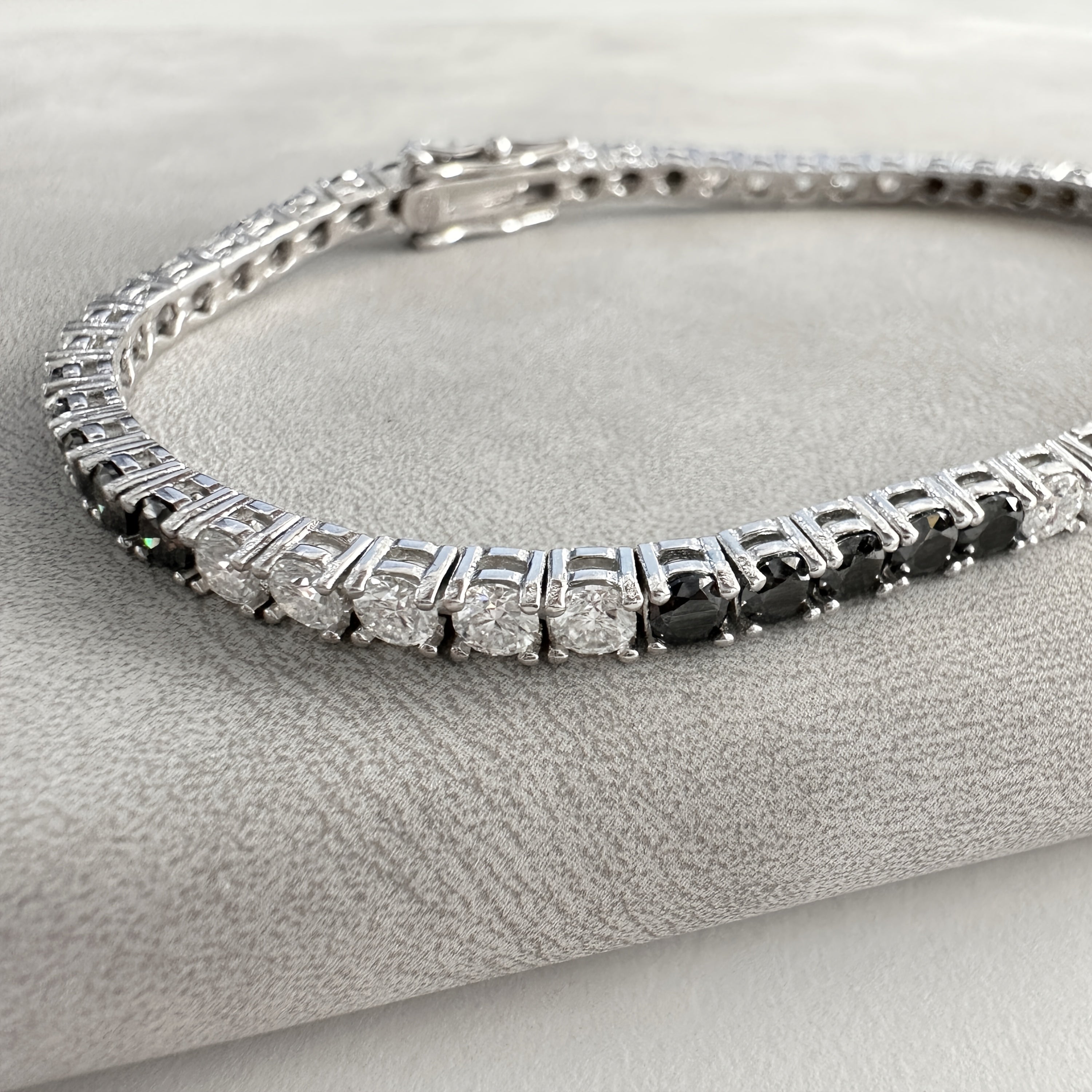 Luxury Silver Tennis Link Bracelet with Black and White Moissanite Stones 0.1 Carats for Women