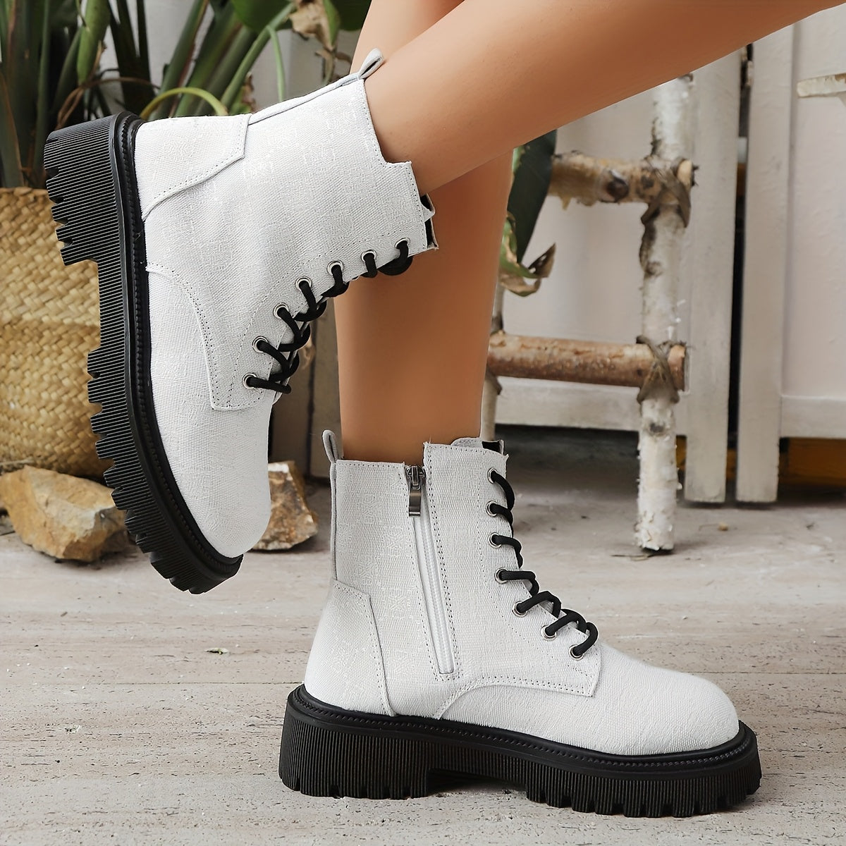 Ayollar uchun tizza yuqori poyabzal, lentalar bilan yopiladigan, sirpanishga qarshi TPR taglikli, yostiqlangan, qora, barcha mavsumlar uchun