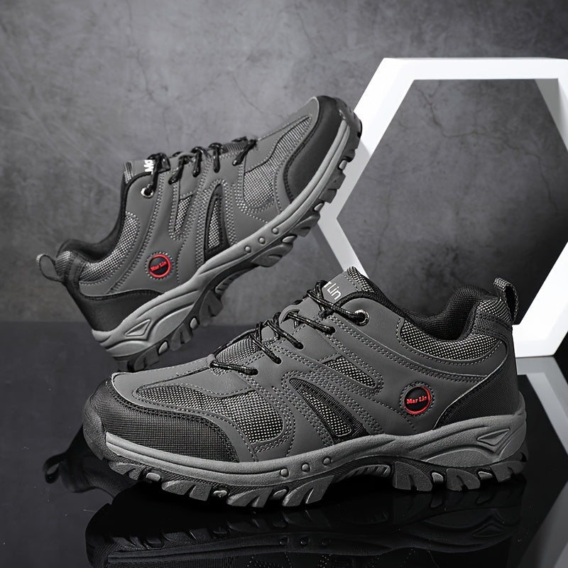 Tashqi faoliyatlar uchun mustahkam, sirpanmaydigan piyoda botinkalari.