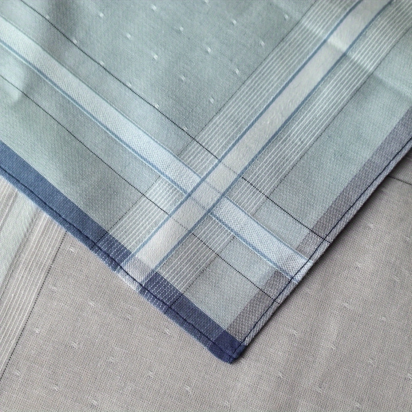 Set of 6 Soft Cotton Handkerchiefs 29cm Stylish Striped Pattern Absorbent