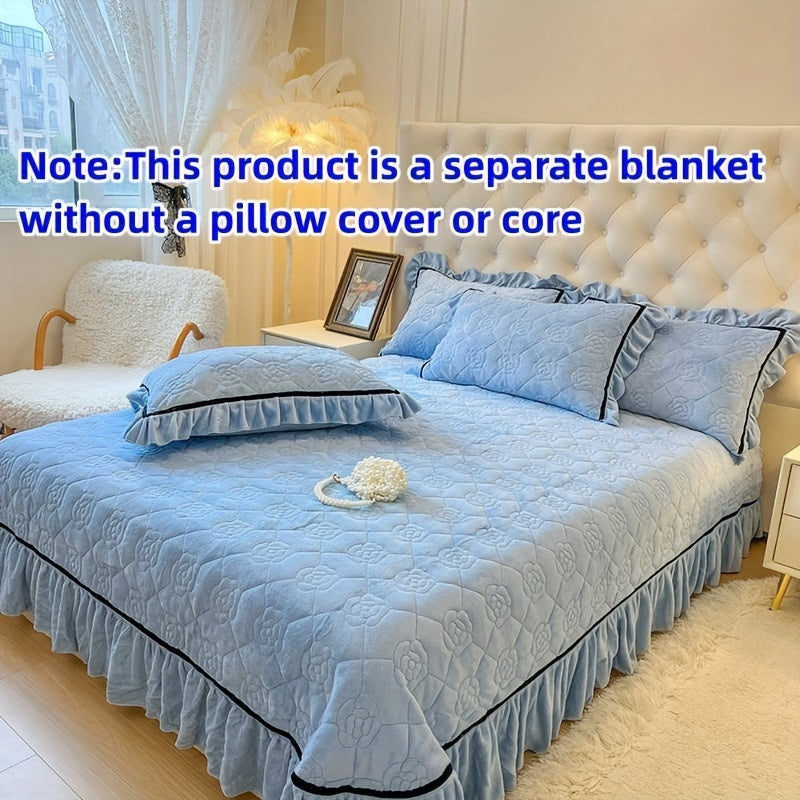 Ultra-Soft Milk Velvet Quilted Bedspread with Lace Detailing Hypoallergenic Breathable Solid Color Black Piping