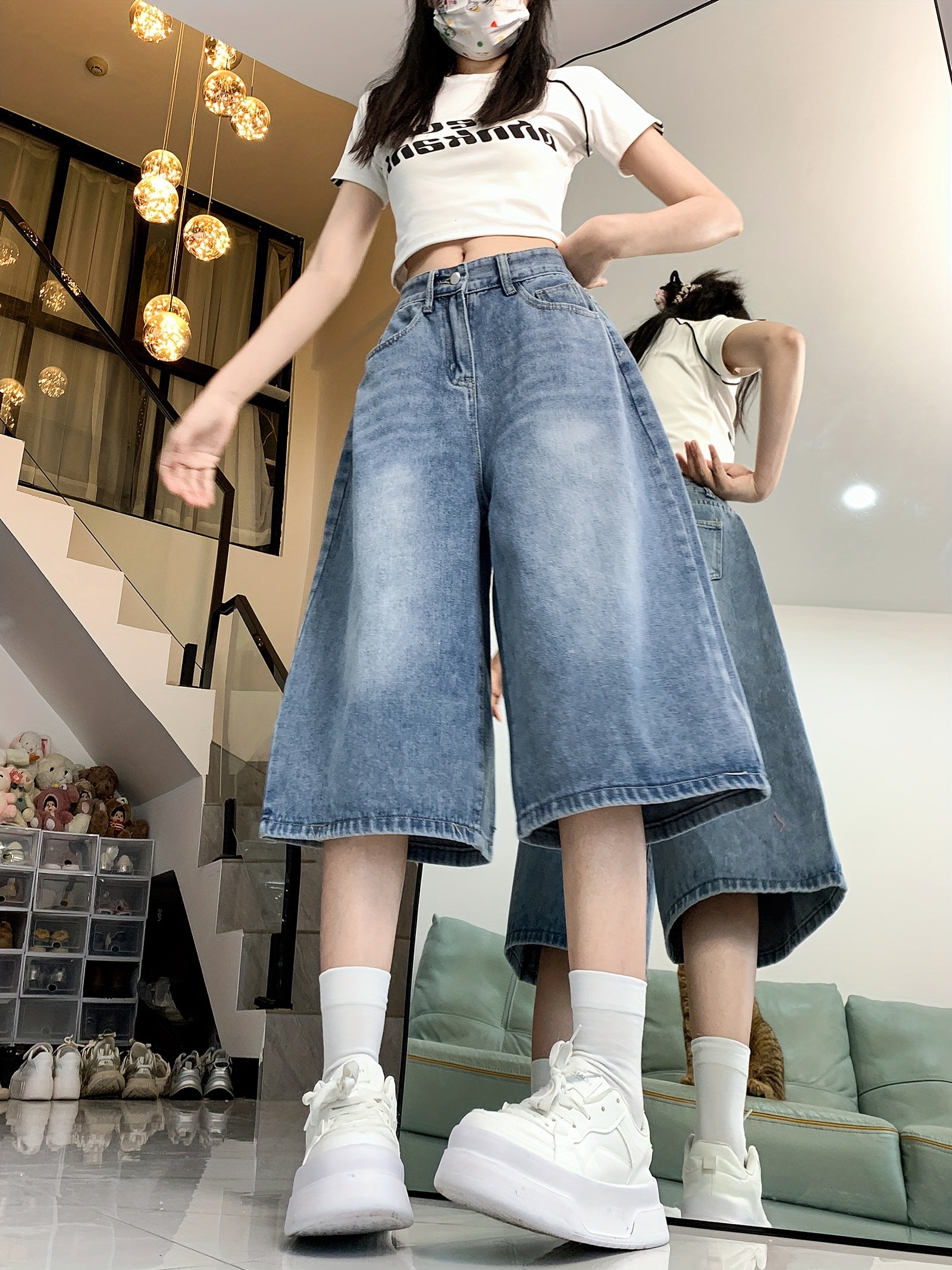 Ayollar uchun yuqori belli denim shortlar, tugmachali, to'g'ri oyoq va ozgina cho'ziladigan, bahor/yaz uchun mukammal.