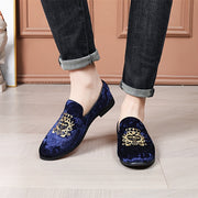 Erkaklar uchun katta o'lchamdagi tasodifiy loferlar, etnik naqshli tikuvlar bilan, yurish va haydash uchun nafas oladigan slip-on dizayni va zamonaviy kauchuk taglik.