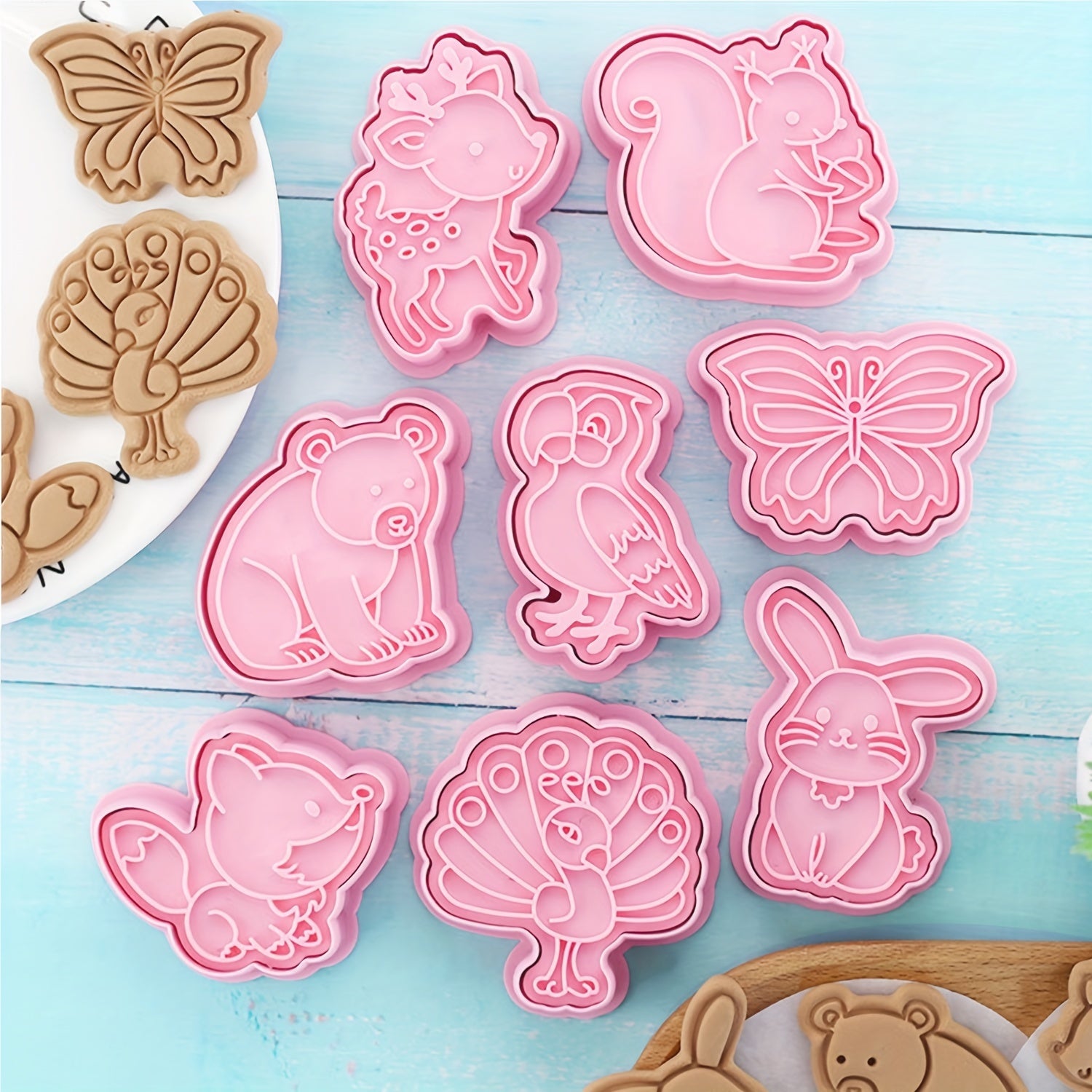 Set of 8 Cartoon Animal Cookie Cutters for Baking and Pastry Decoration