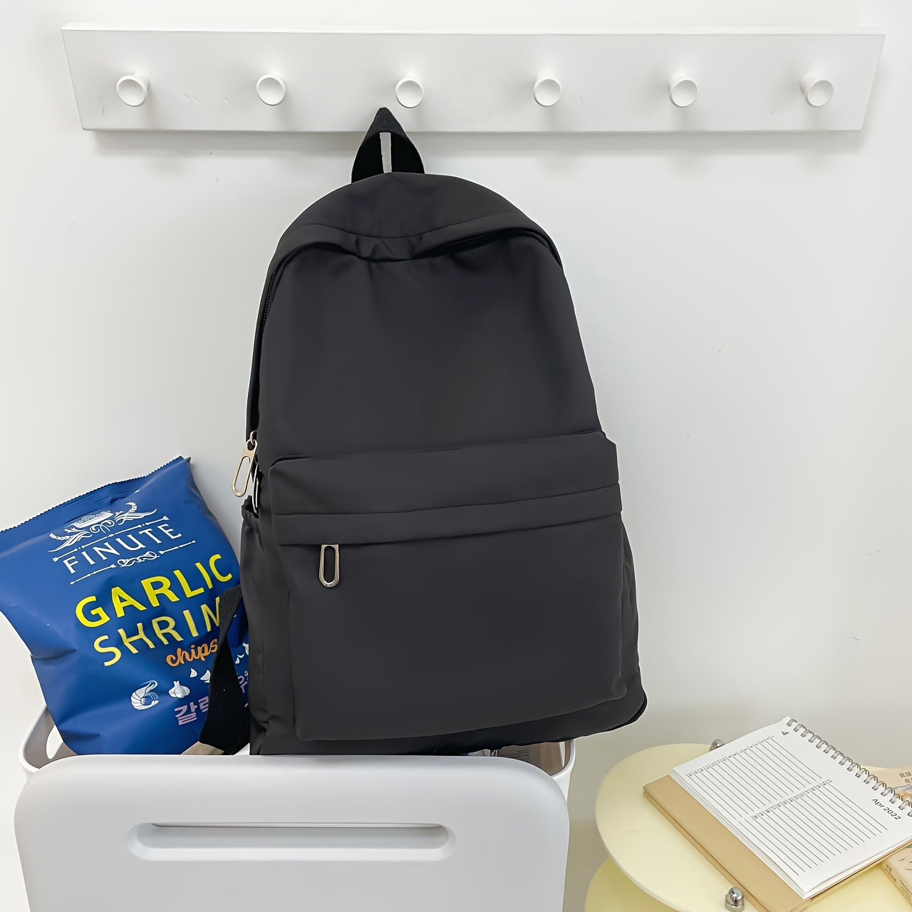 4 ta oddiy sayohat ruksaklari to'plami, bir rangda va katta sig'imga ega, maktab yoki sayohat uchun ideal.