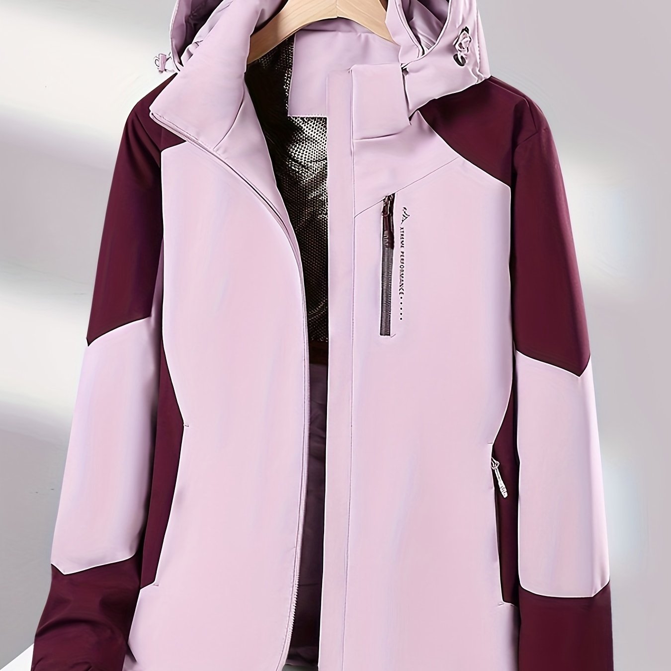 Women's Color Block Waterproof Winter Sports Jacket with Hood and Long Sleeves