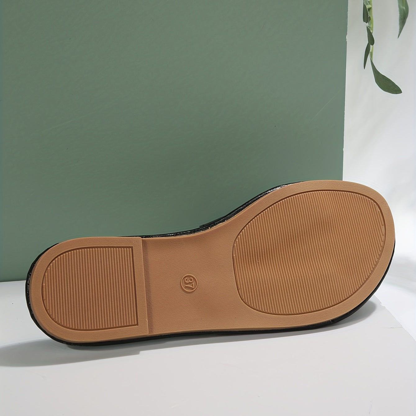 Women's Solid Color Minimalist Slip-On Sandals for Beach and Casual Use