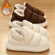 Ayollar erkaklar uchun mo'ljallangan, qalin paxta bilan qoplangan qishki ichki va tashqi botinkalar, bir xil rang