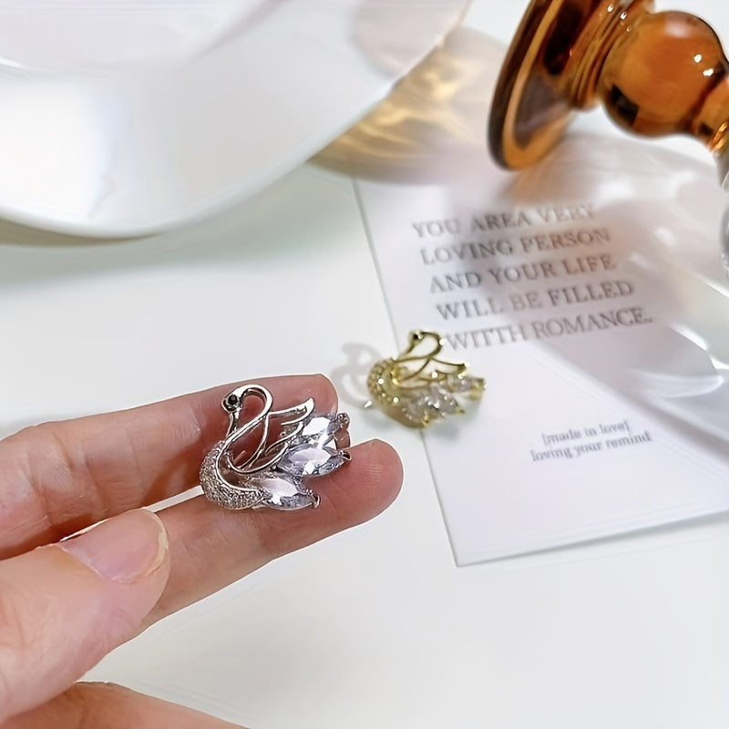 Elegant Swan Brooch Jewelry for Women Stylish Fashion Accessory Gift