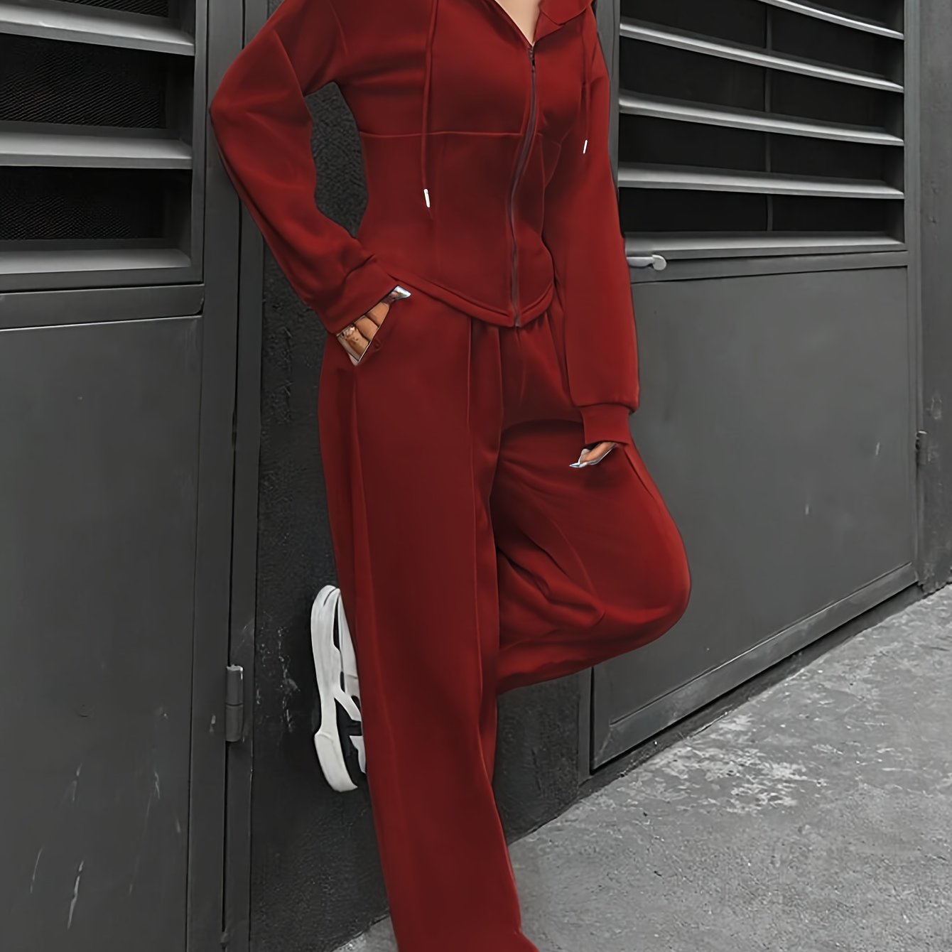 Conjunto elegante de chándal con capucha para mujer en tela de punto de poliéster sólido para primavera y otoño