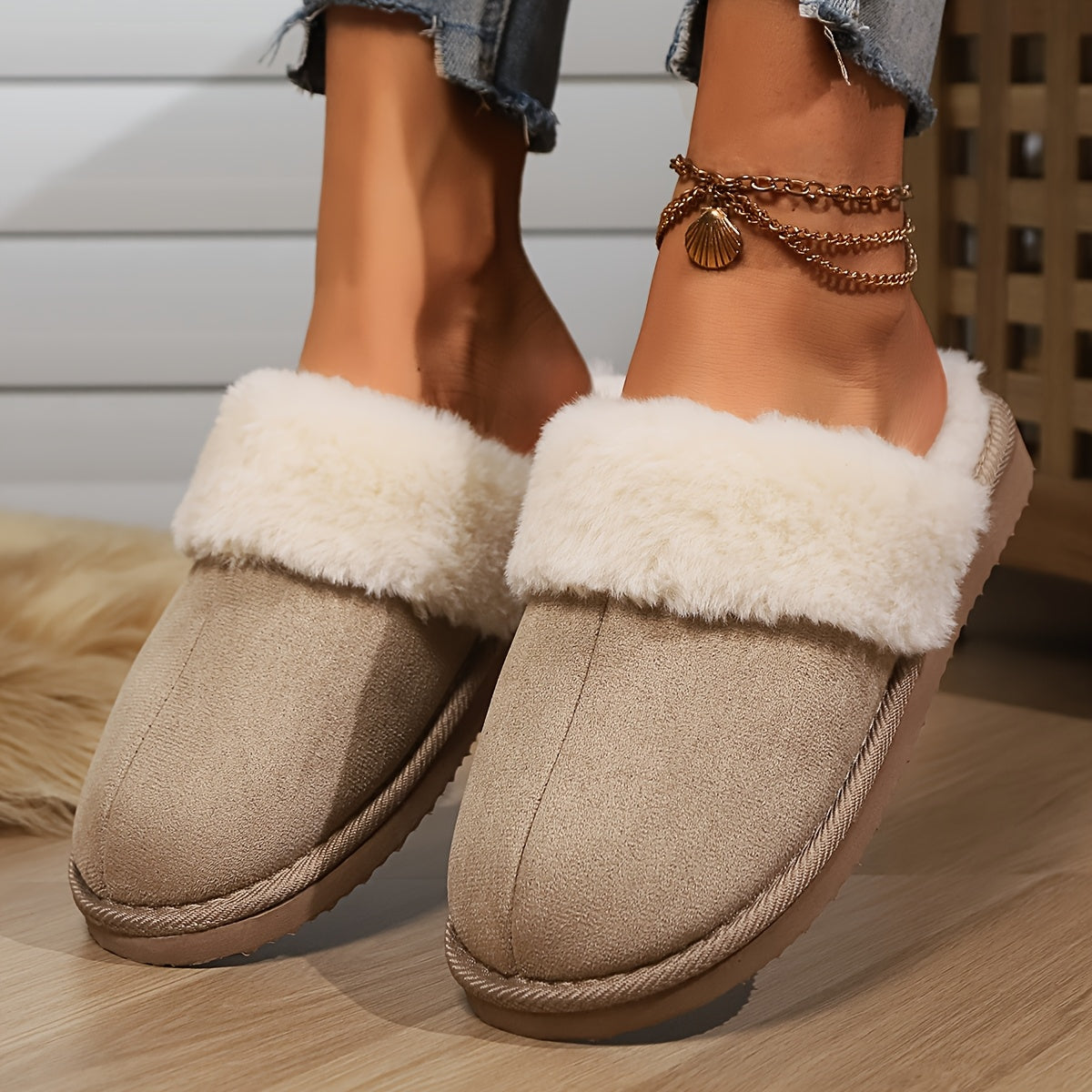 Ayollar uchun mo'ljallangan yumshoq fleece bilan qoplangan uy poyabzali, tormozsiz EVA taglik bilan ichki uy poyabzali