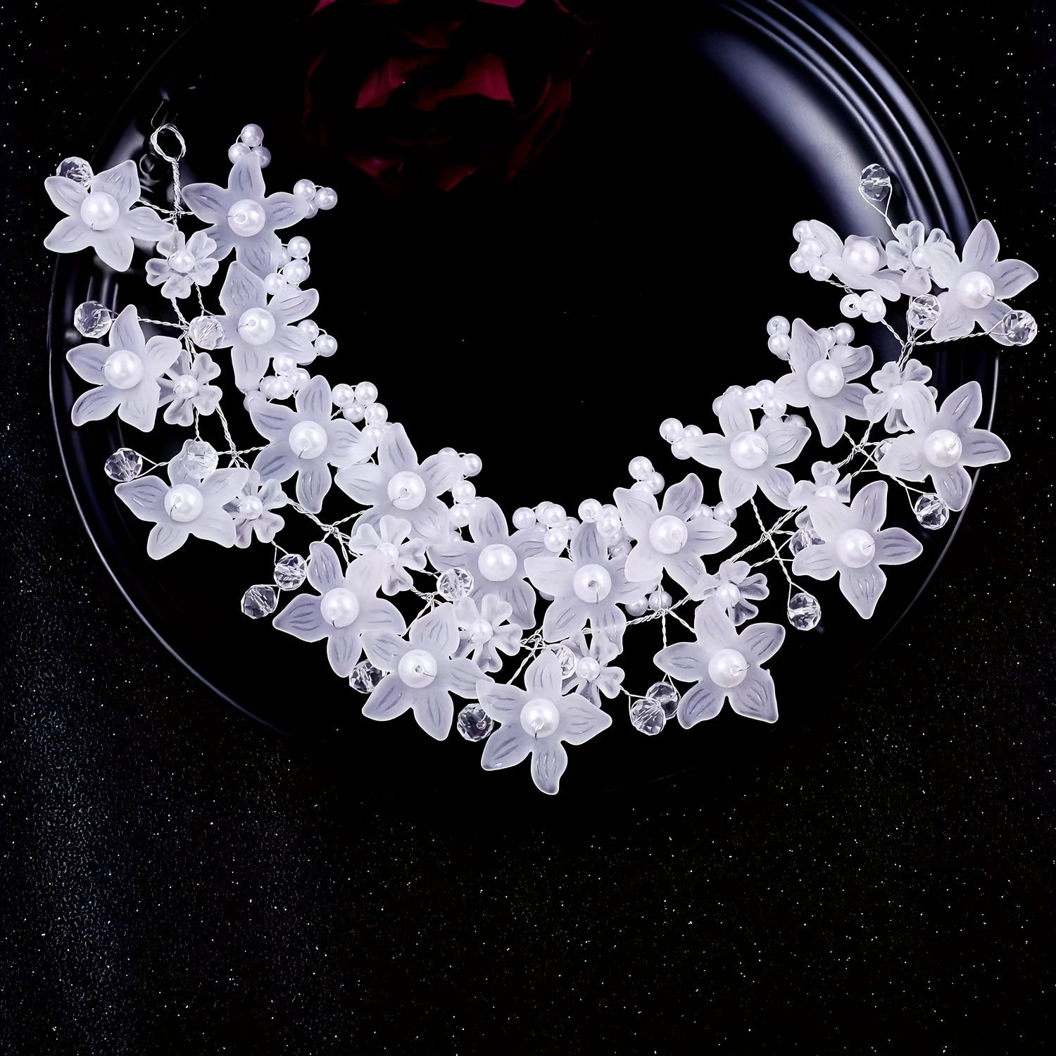 Ayollar uchun kelinlar uchun oq faux marjonli gulli soch uzuklari uchun bosh band