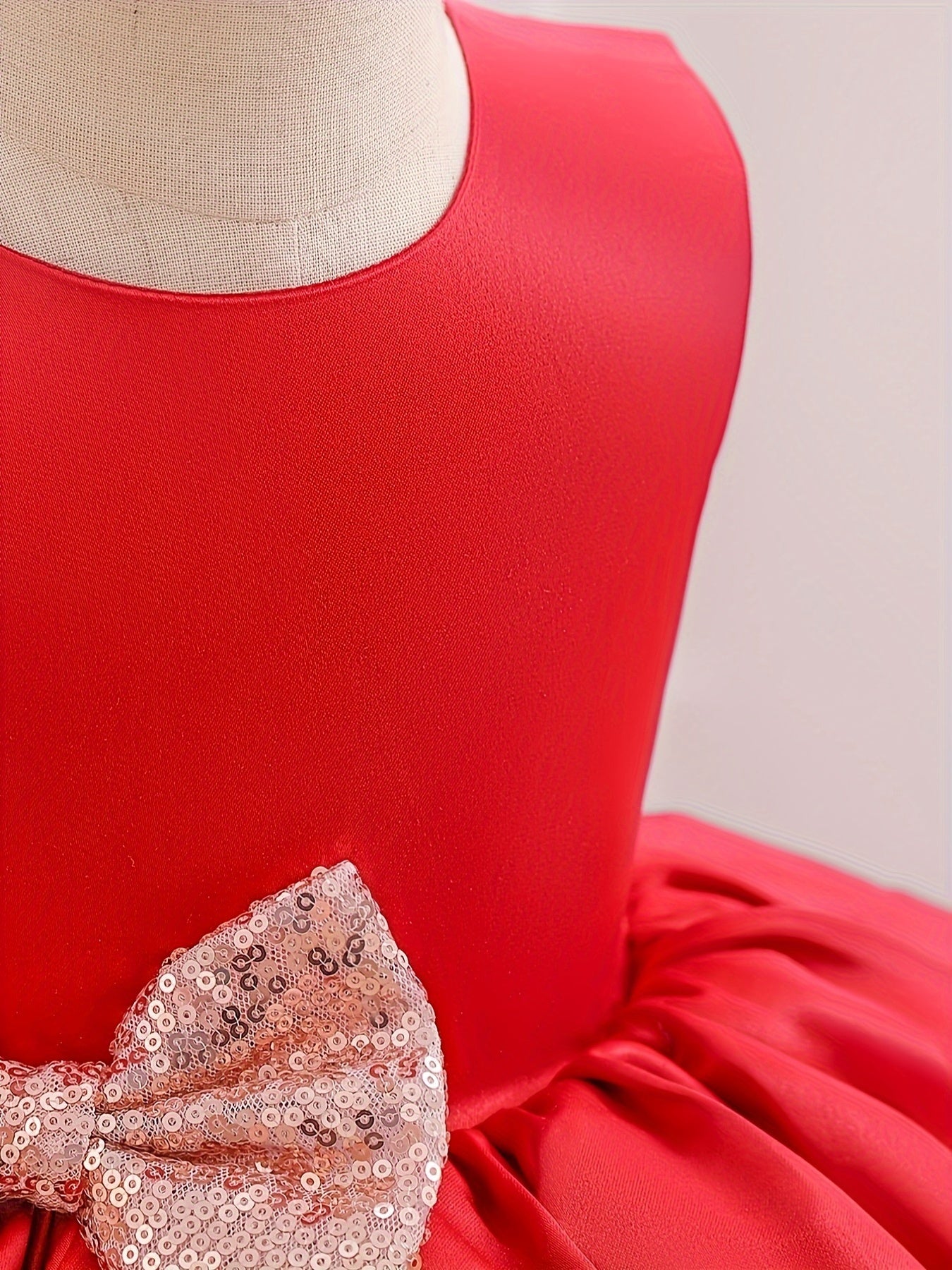 Yengsiz Malika Kiyim, Kamon va Kesilgan Orqa Bilan, Partiyalar va Ijrolar Uchun Mukammal