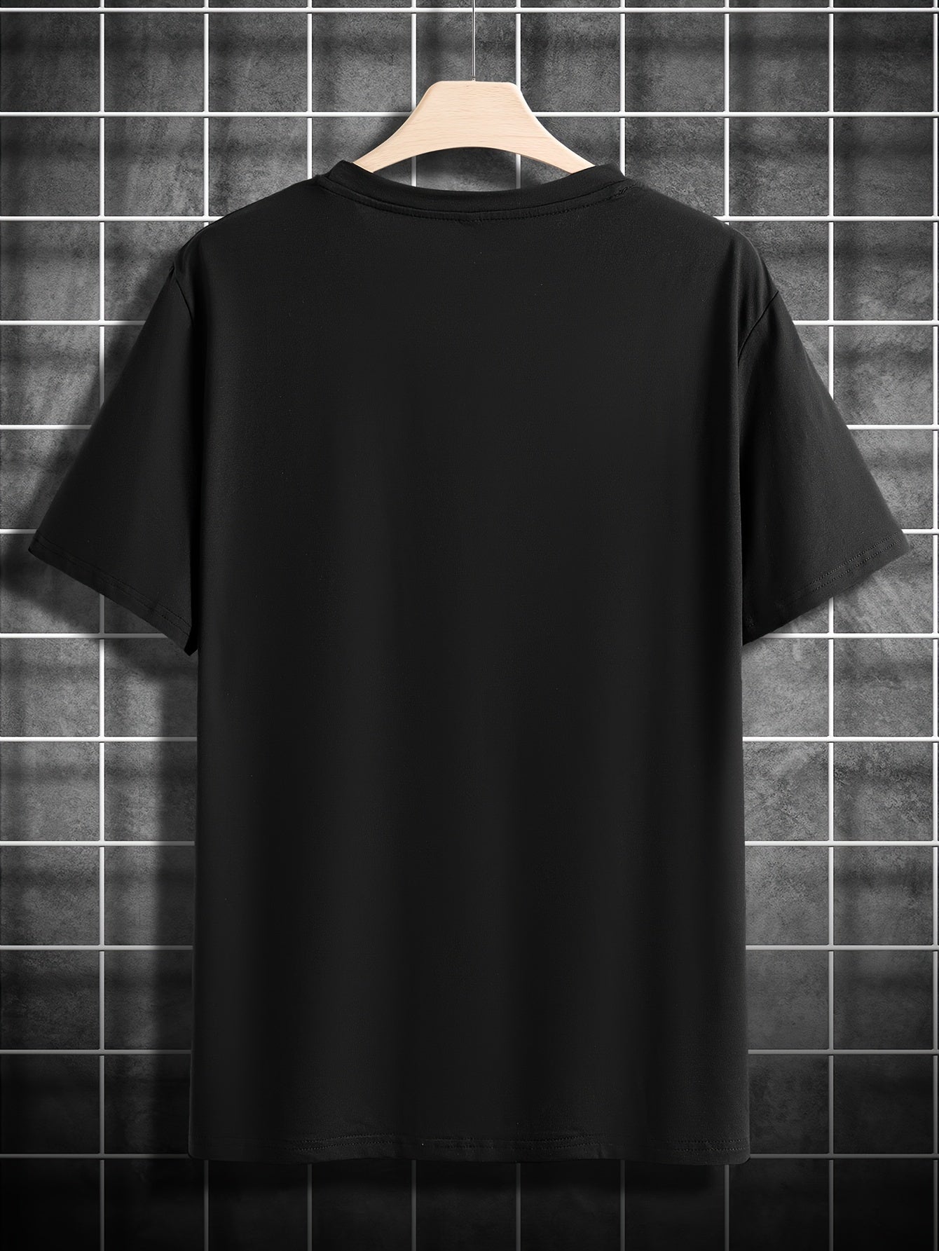 Erkaklar uchun tasodifiy qisqa qo'lqonli futbolka, nafas oladigan polyesterdan, dumaloq bo'yin, to'qimalar dizayni va mashinada yuvish mumkin.