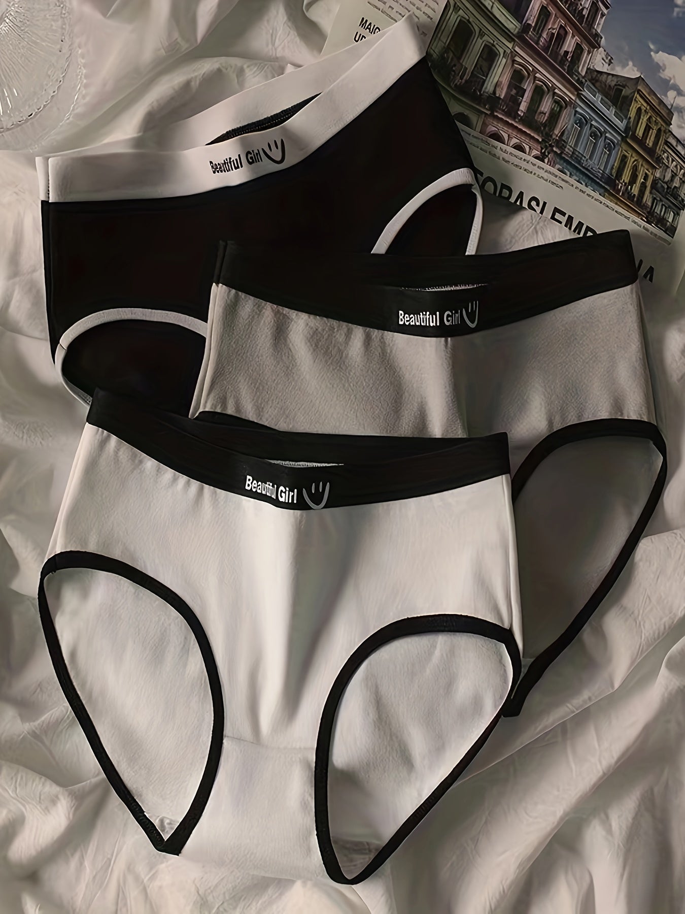 Women's Seamless Breathable Cotton Period Panties 3-Pack Black White Joyful Face Design