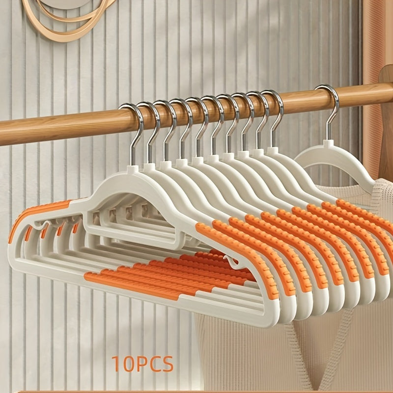 Plastic Hanger with Non-Slip Pad and Curved Shoulder for Closet Storage
