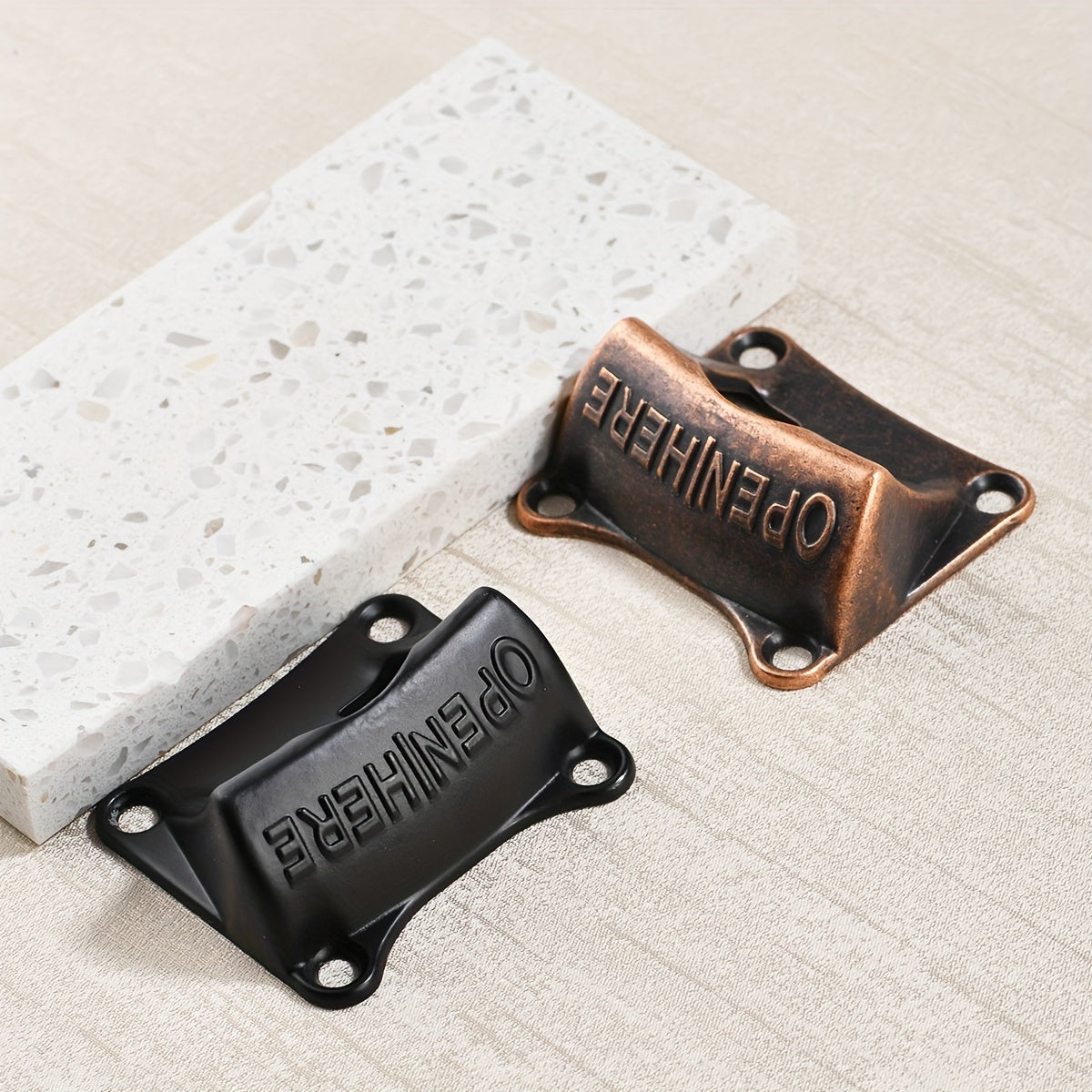 Винтажный настенный открыватель для бутылок пива и вина для кафе, баров и кухонь.