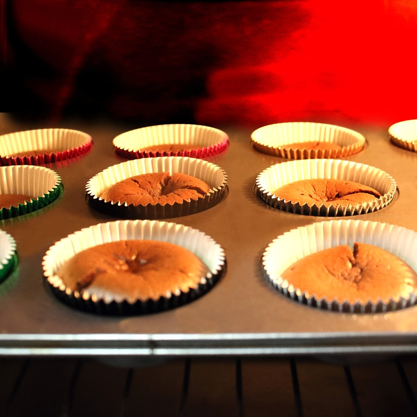 100 moldes de papel de aluminio plateado para cupcakes para hornear magdalenas