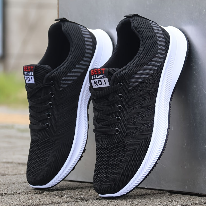 Tashqi faoliyatlar uchun zamonaviy to'qilgan krossovkalar, nafas oladigan, sirpanmaydigan va mustahkam dizayni bilan, shoelace bilan yopiladi.