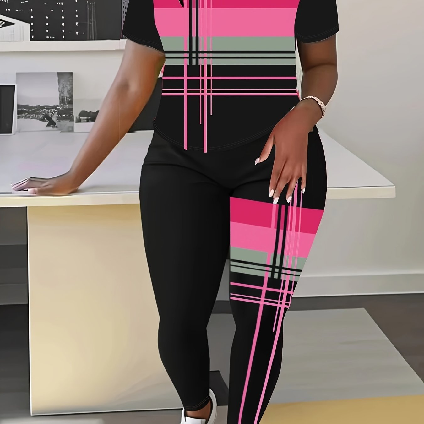 Plus Size Women's Activewear Set with Pink Geometric Print Polyester Yoga Outfit