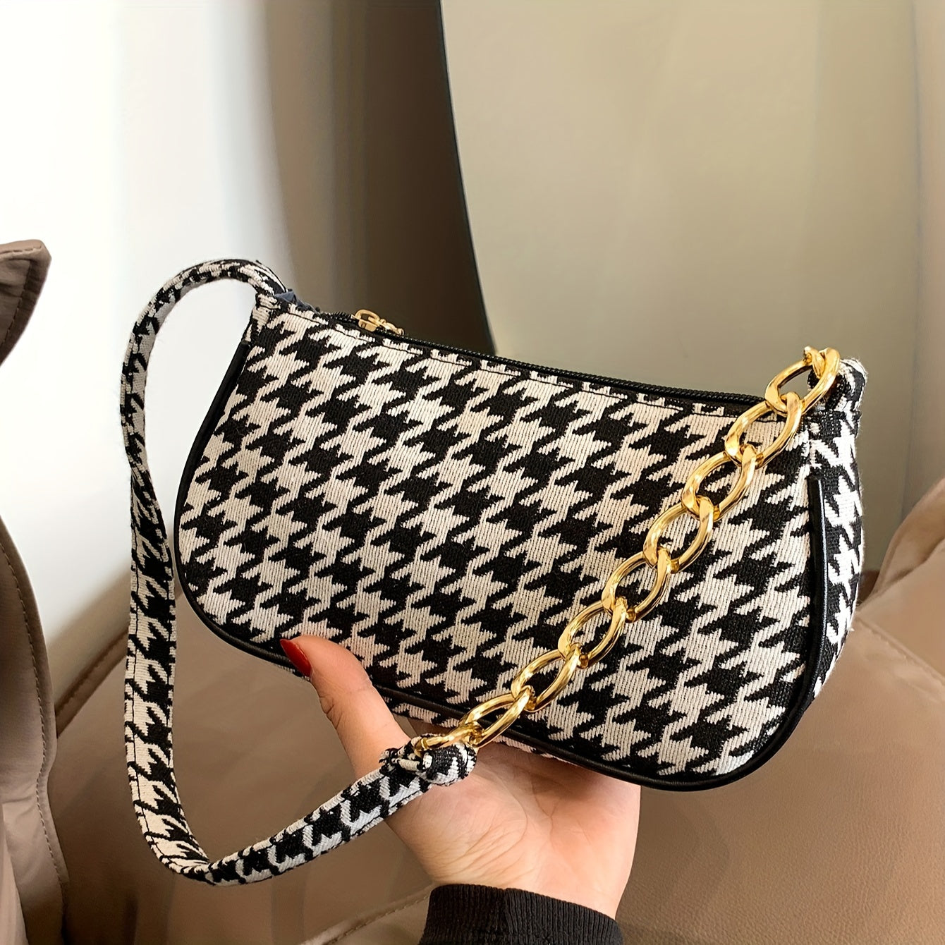 Ayollar uchun moda houndstooth va leopard kesimli crossbody sumka - xarid qilish, ish, sayohat uchun engil va ko'p funksiyali. Polyester astar va zip yopilishi bilan mukammal sovg'a, yog'li qirralar yo'q.
