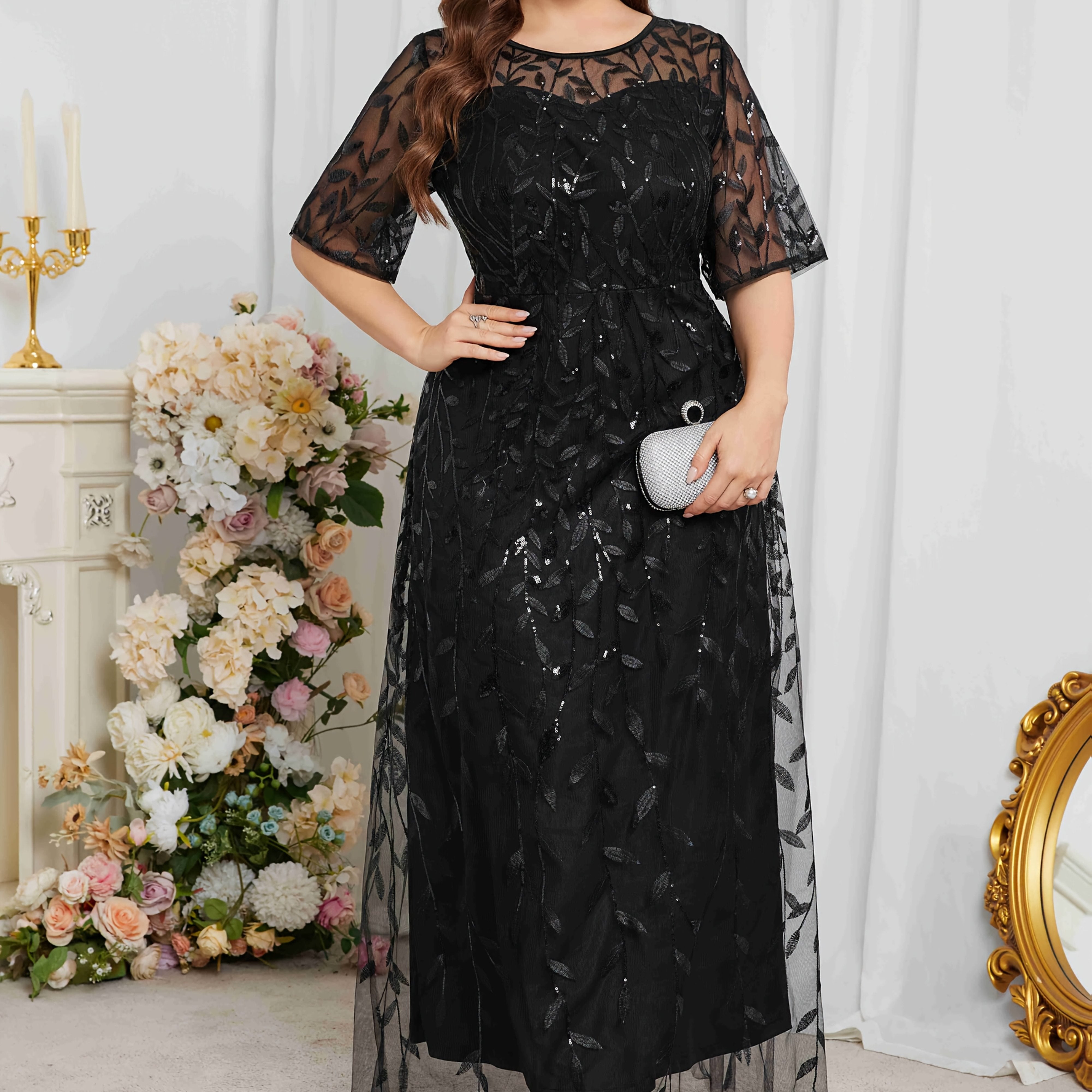 Vestido de mujer de talla grande con bordado en línea A azul marino con flores y manga corta