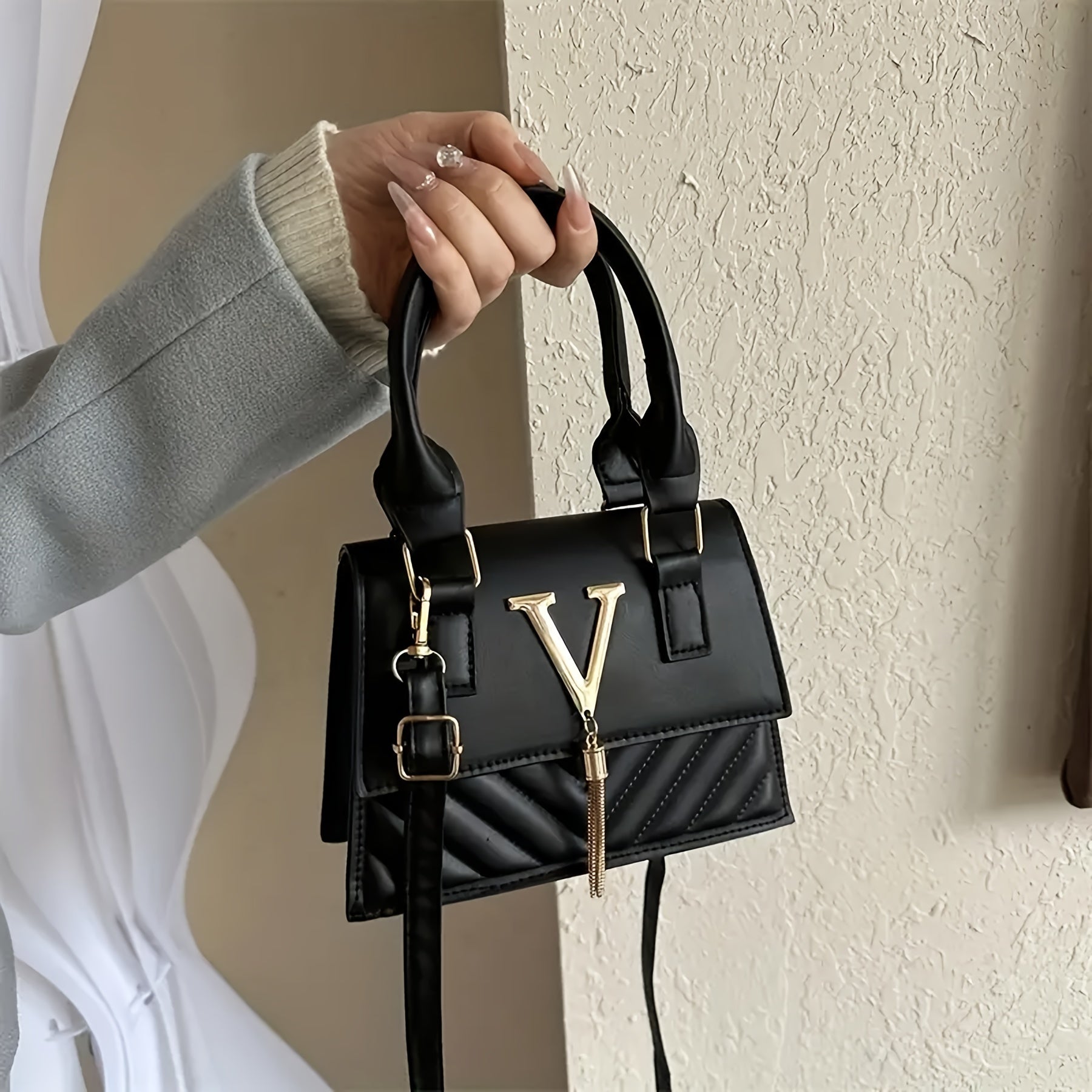 Kunlik foydalanish va xarid qilish uchun qora rangli PU yelka sumkasi