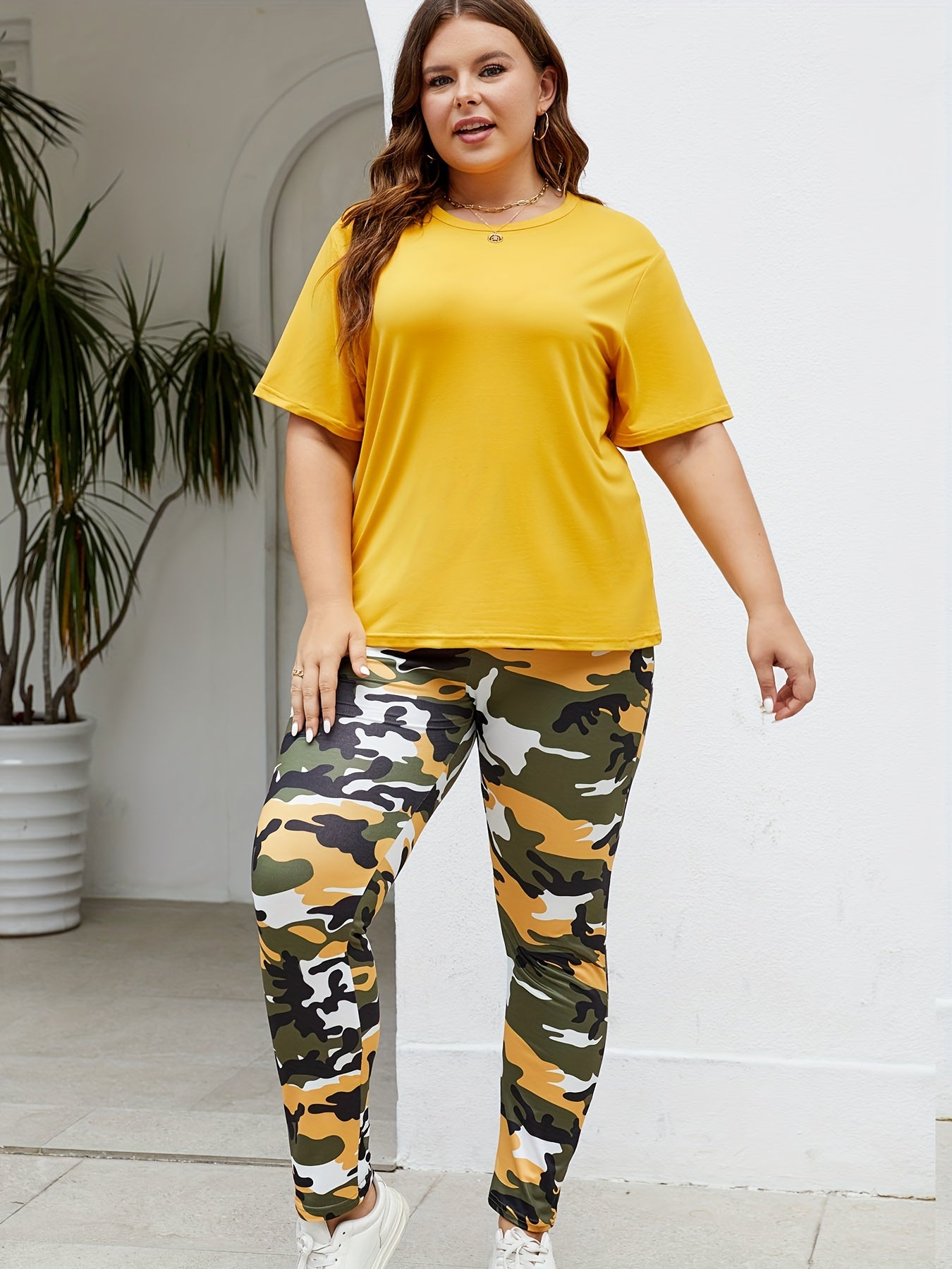 Plus Size Women's Sports Outfit 2-Piece Set Digital Print T-Shirt Camouflage Pants