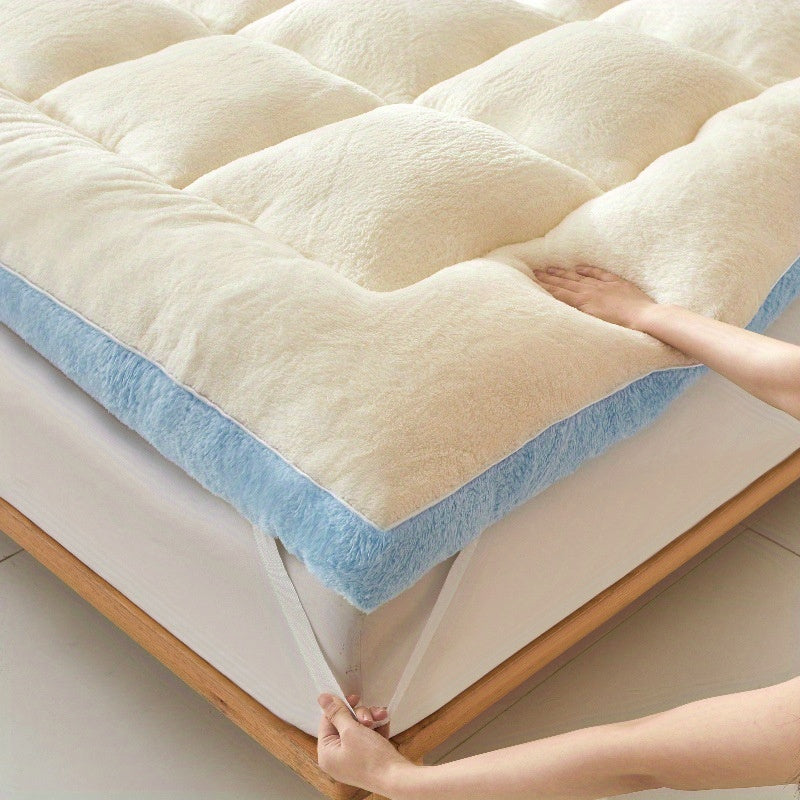 Winter Velvet Mattress Topper for Single and Double Beds All-Season Polyester Cushion