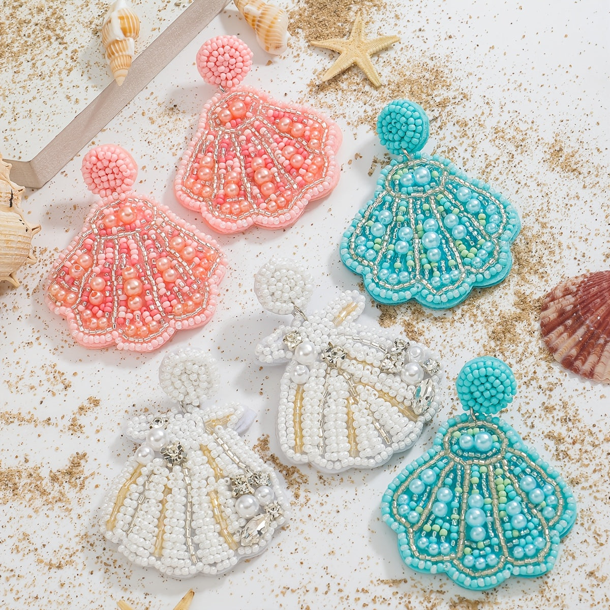 Pendientes bohemios hechos a mano con conchas y rhinestones para vacaciones en la playa y fiestas