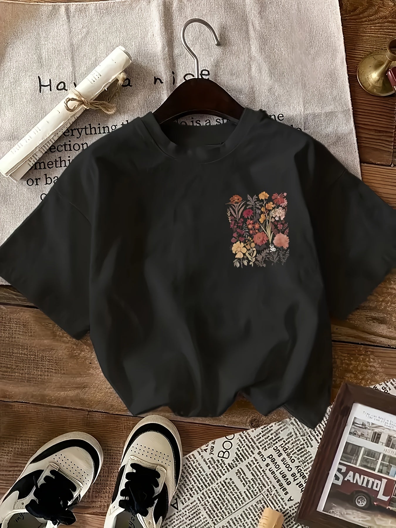 Women’s Vintage Casual Print T-Shirt with Deer and Chive Design Polyester Summer Short Sleeve Crew Neck