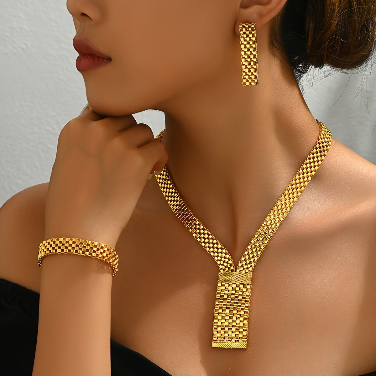 Zamonaviy jozibaga ega bo'lgan Elegant Vintage Etnik Zargarlik To'plami - Ayollar uchun Geometrik V-shaklidagi bilaguzuk, marjon va taqinchoqlarni o'z ichiga oladi. | To'ylar va partiyalar uchun ideal