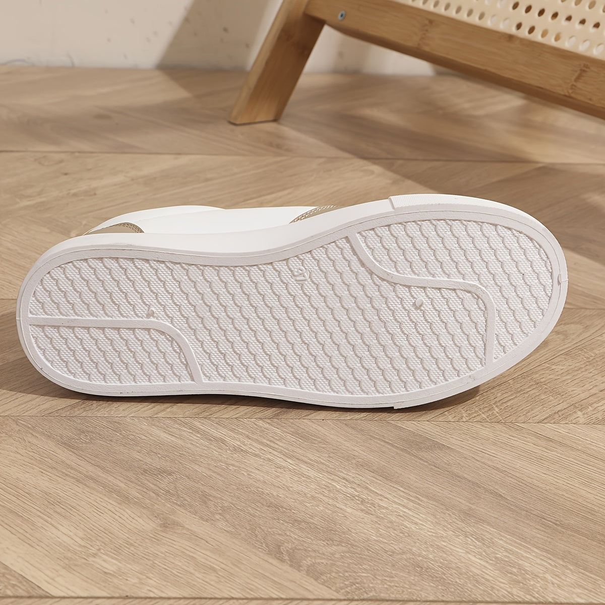 Women's Retro Sneakers Lightweight Synthetic and PVC Casual Shoes Beige White