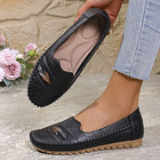 Women Plus Size Retro Water Drop Flat Shoes Breathable Comfort Slip-On