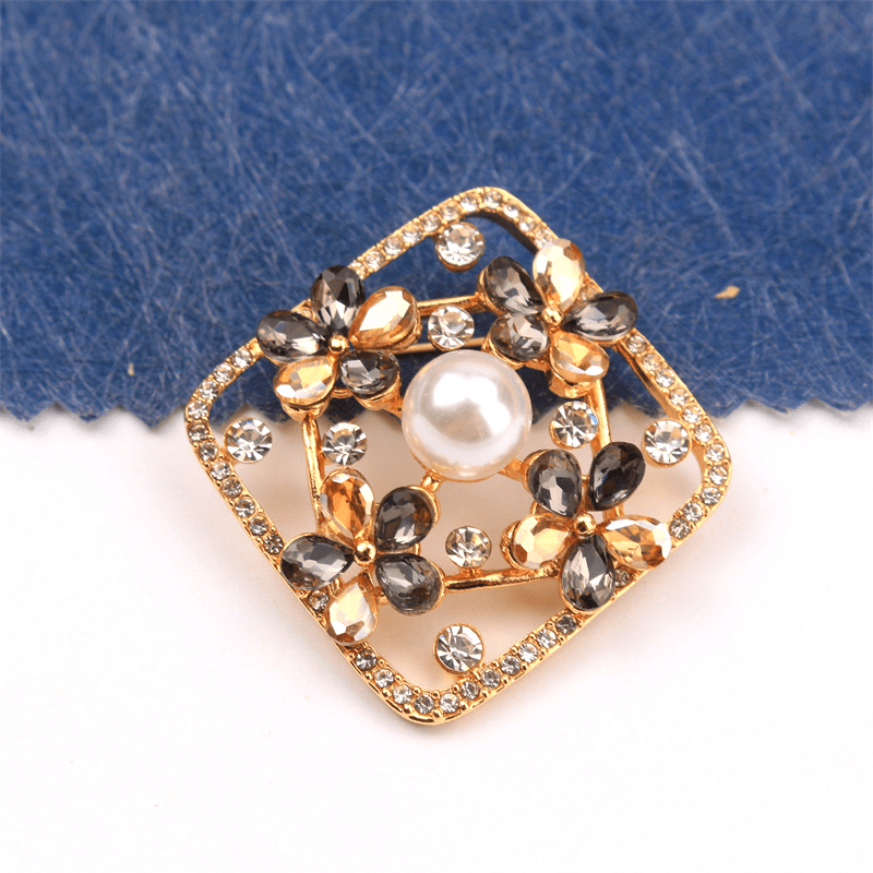 Rhinestone Flower Brooch for Women Jewelry Accessories for Clothing Bags Hats