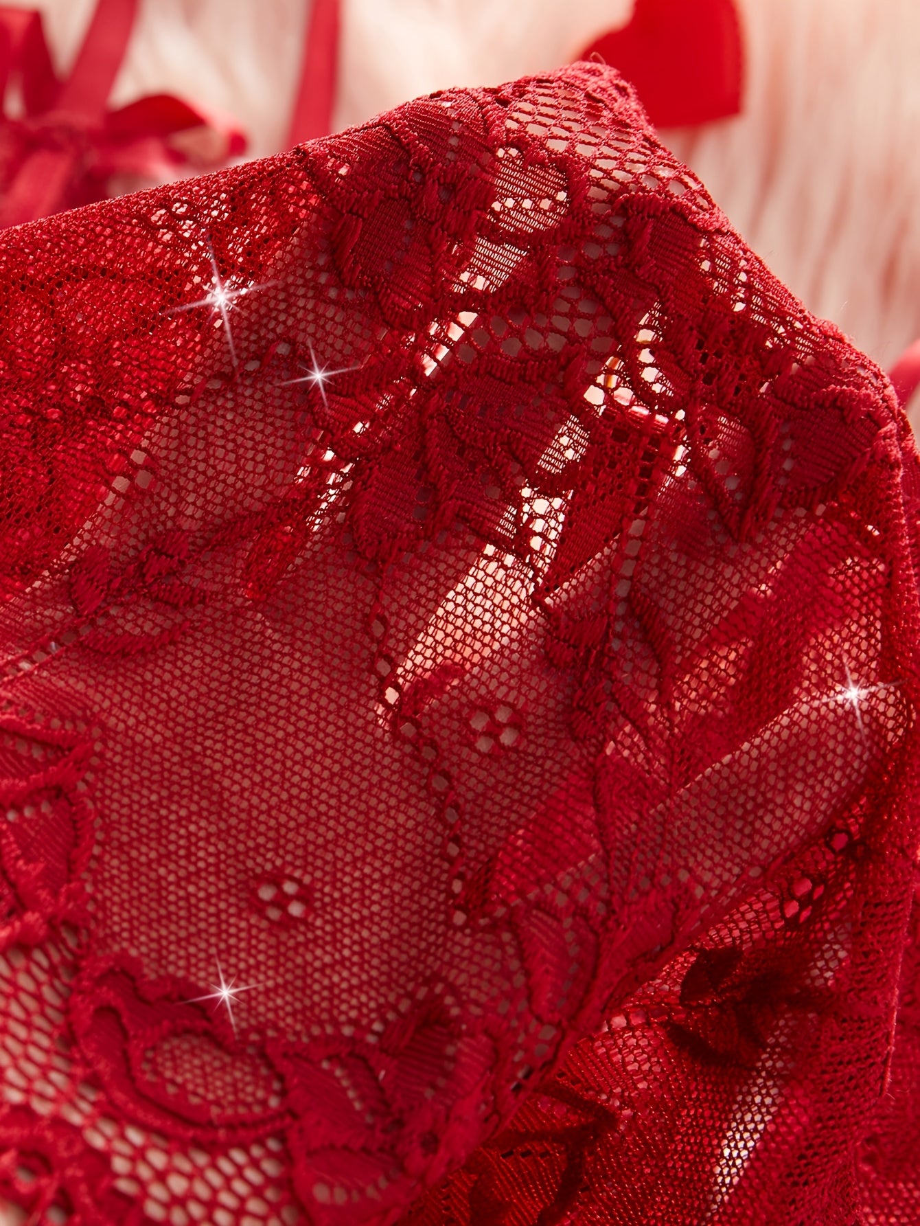 Xotinlar uchun Sevgi Kuni Dantelli Ichki Kiyim To'plami - Jozibador Kamonli Bralet va Ochiq Qorinli Ichki Kiyim, Yarim-Shaffof Nilon/Elastan Ichki Kiyim