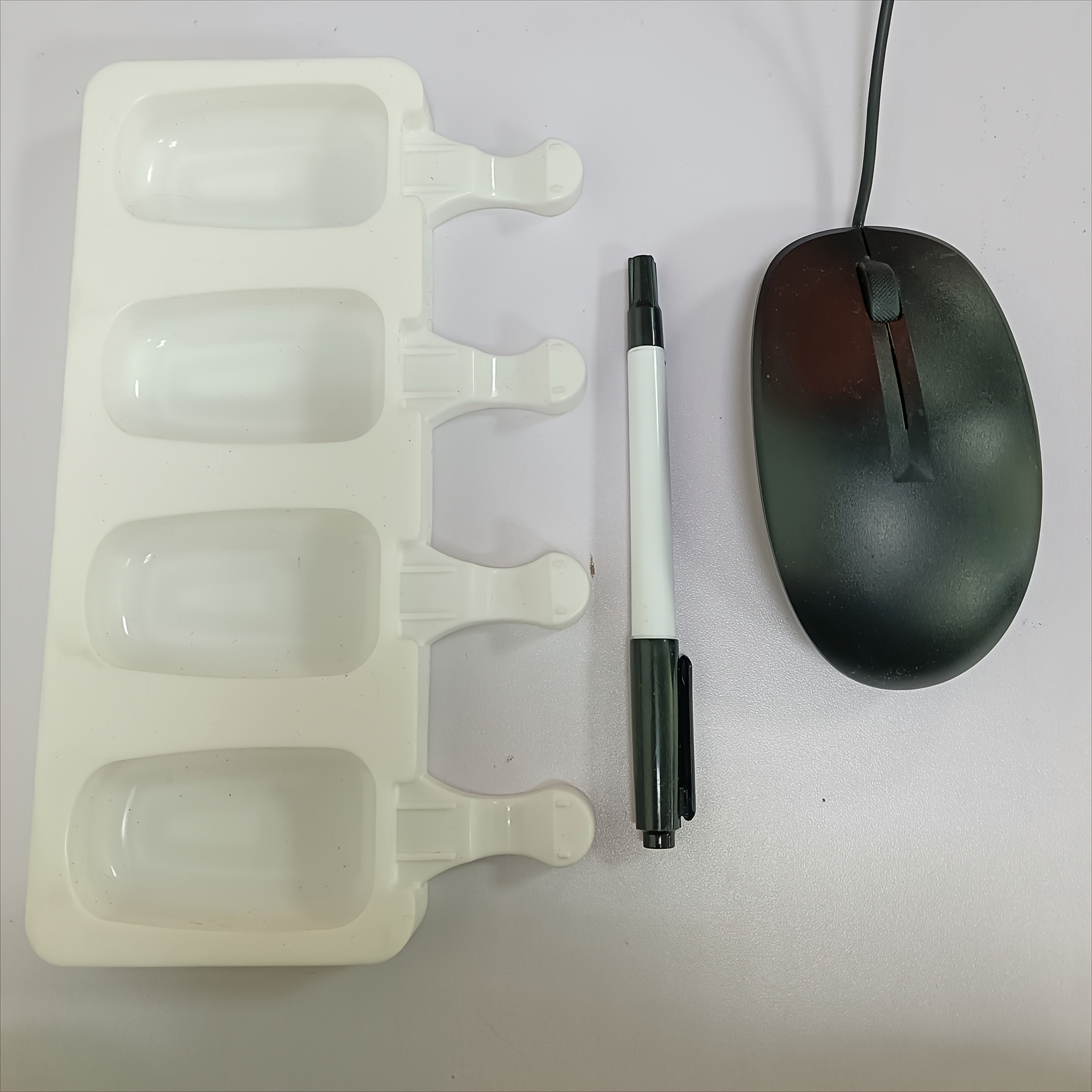 Silicone Ice Cream & Popsicle Mold Reusable 3/4/8 Cavities