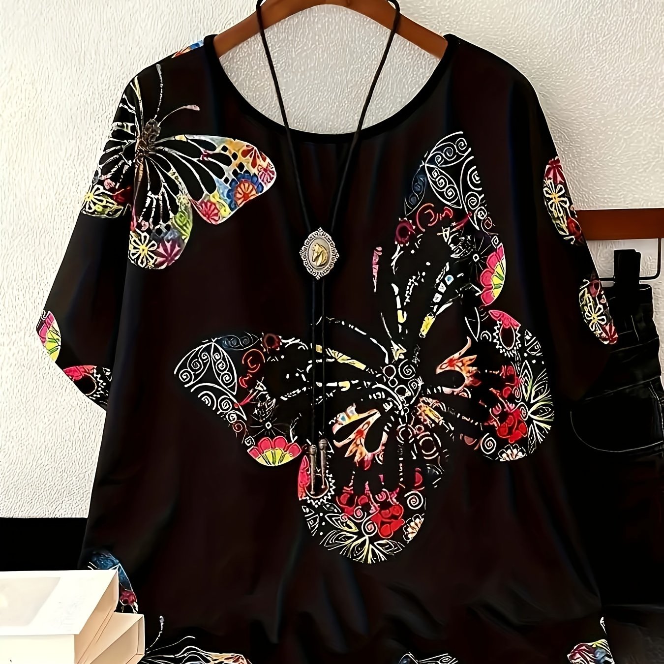 Plus Size Floral Butterfly Print T-Shirt Crew Neck Short Sleeve Polyester