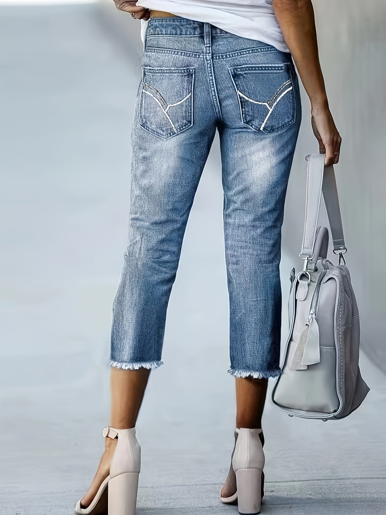 Women's Plus Size Raw Hem Embroidered Denim Capri Pants