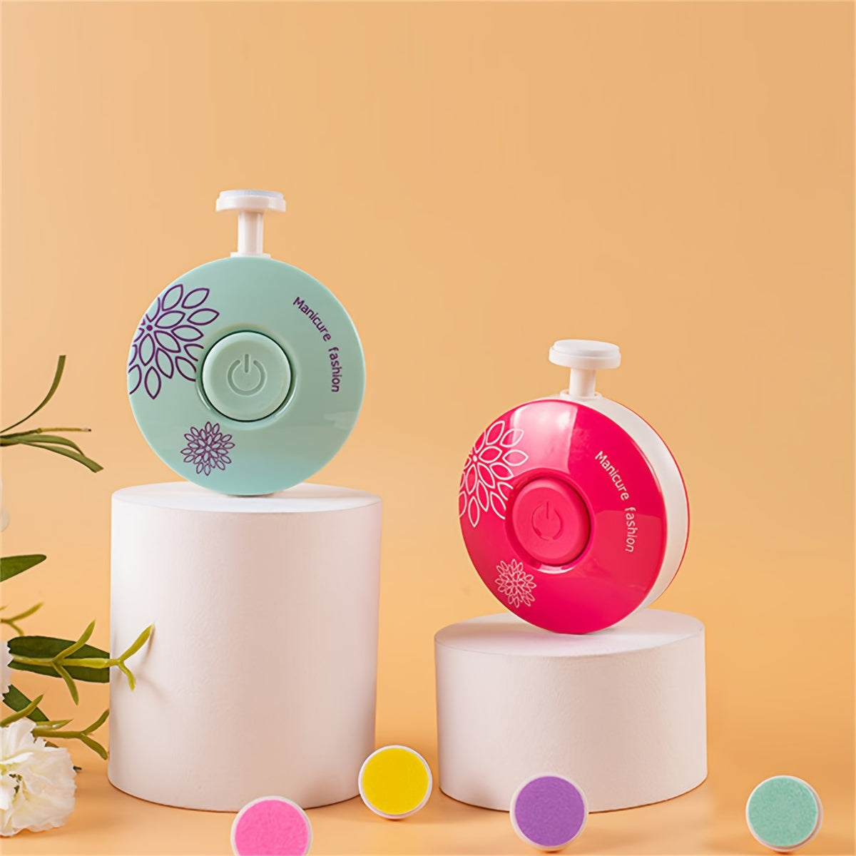 Электрический набор для обрезки ногтей с 6 сменными шлифовальными головками, портативный эргономичный дизайн, низкий уровень шума.