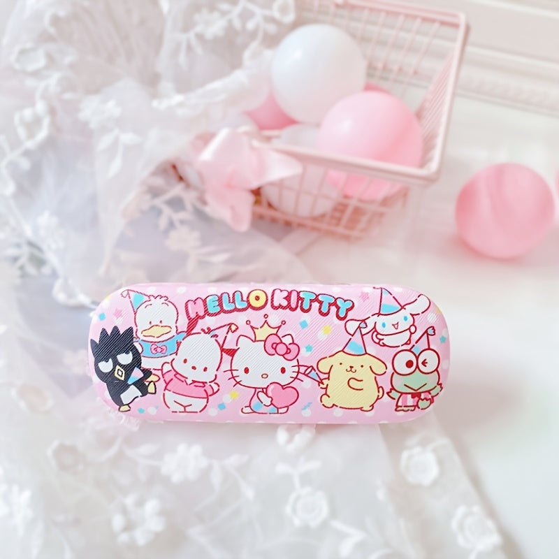 Sanrio ning Hello Kitty va Kuromi qahramonlari bilan bezatilgan zamonaviy ko'zoynak qutisi, chizishlardan himoya qilish uchun mo'ljallangan, ayollar uchun ideal, mustahkam sun'iy charm materialidan tayyorlangan.