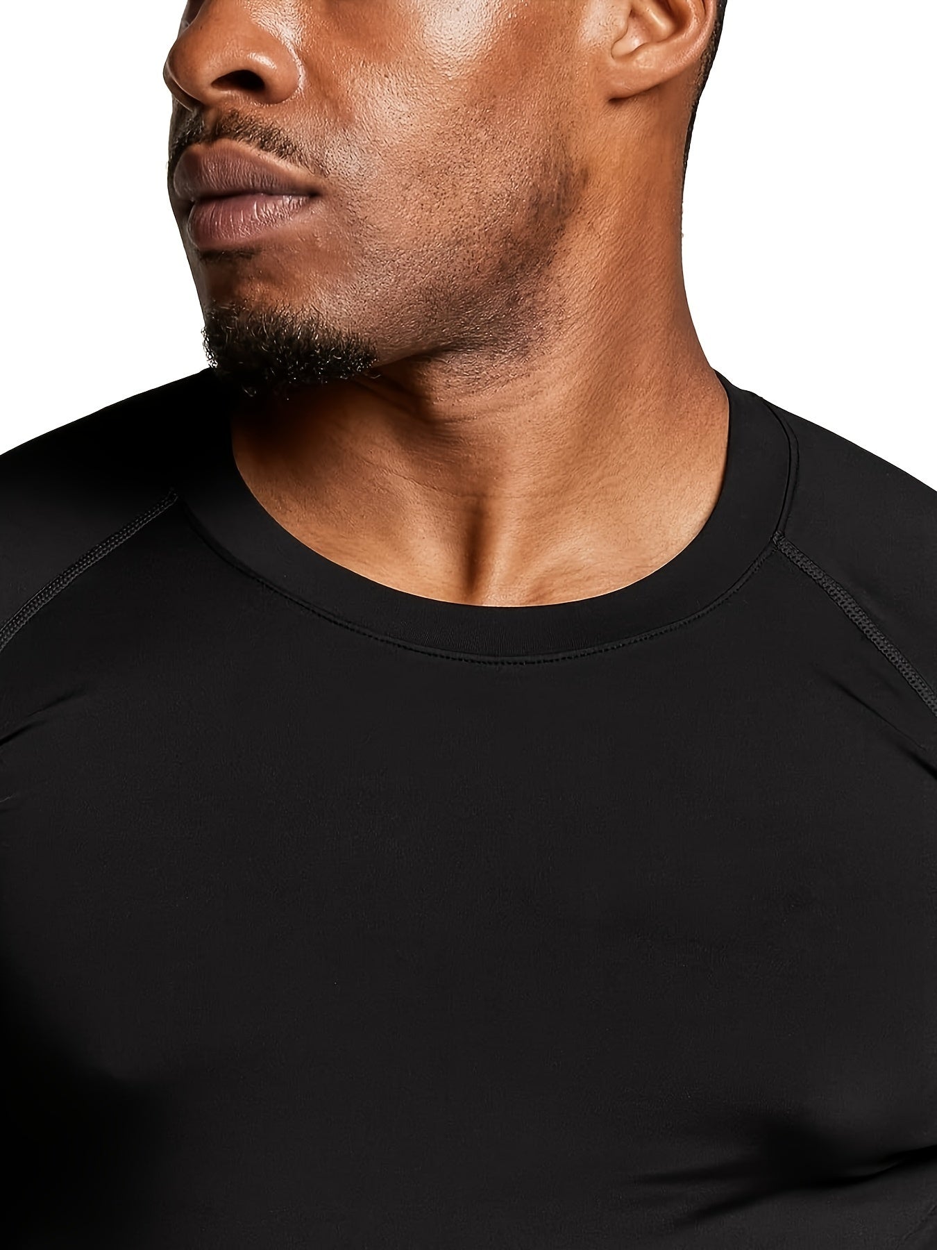 2 ta erkaklar uchun sport ichki kiyim to'plami, yuqori cho'ziluvchan polyester matodan tayyorlangan, bir rangda. Uzoq qo'lqopli siqish ko'ylagi va yugurish, basketbol, mashg'ulotlar va ochiq havoda foydalanish uchun leggingsni o'z ichiga oladi.