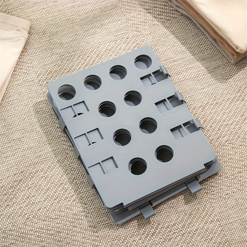 Quick Fold Plastic Plate for Clothes Hangers and T-Shirt Folding, Travel Accessory