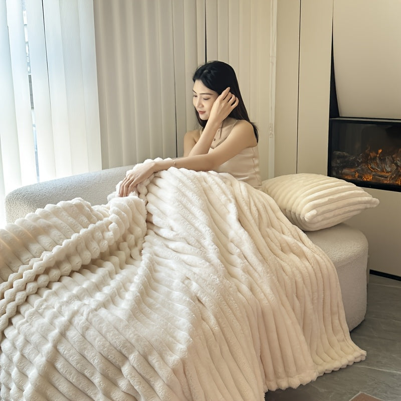 Reversible Polyester Knit Blanket with Stripes for All Seasons Machine Washable Cozy and Anti-Freeze 250-300gsm