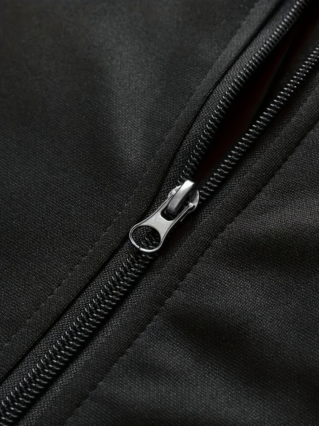 Men's Polyester Long Sleeve Sports Suit with Collared Neck and Print for Spring and Autumn