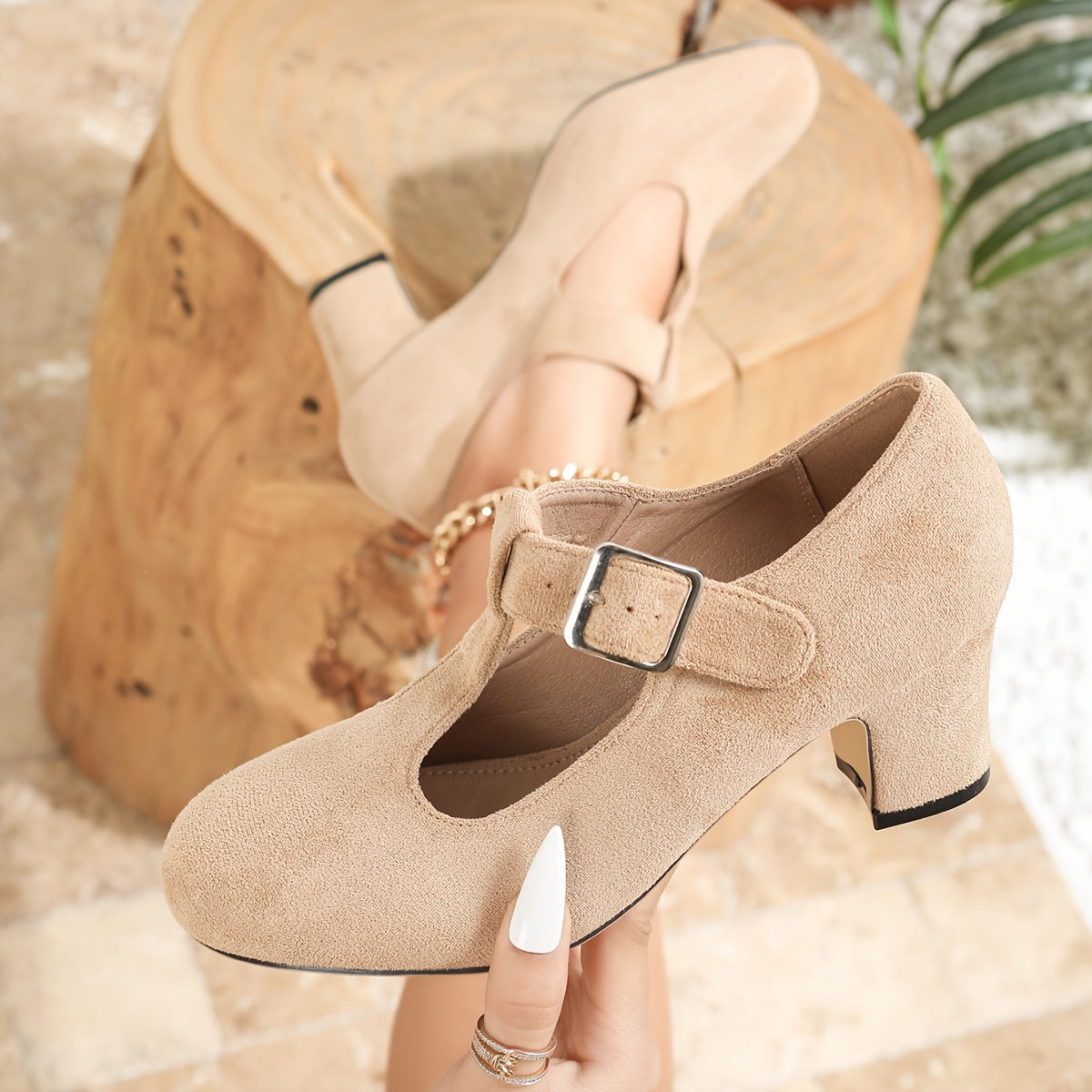 Women's Vintage Mary Jane Pumps with Block Heels and Buckle