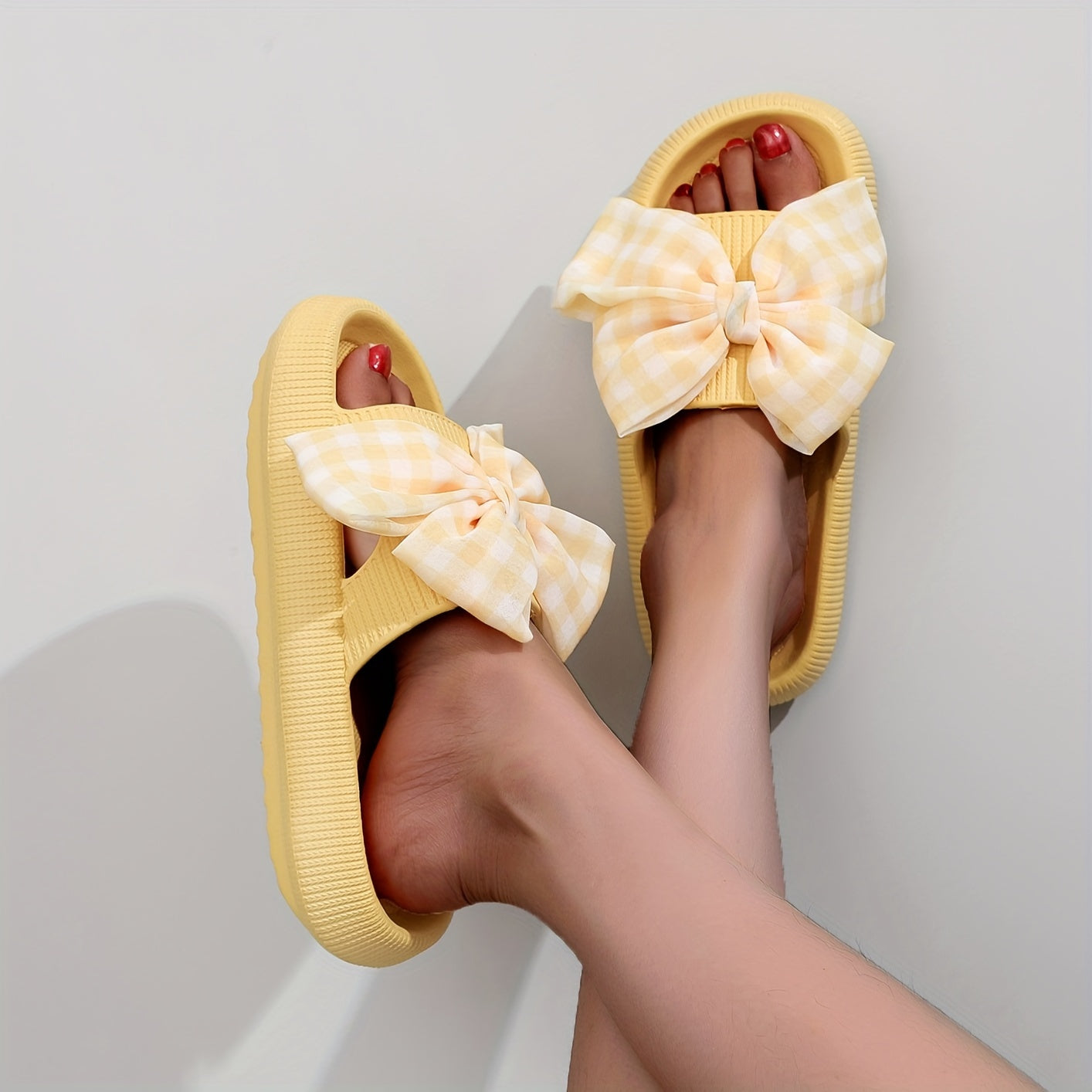 Ayollar uchun ochiq-toe yozgi plyaj shlyapasi bilan bowli slip-on sandallari apelsin