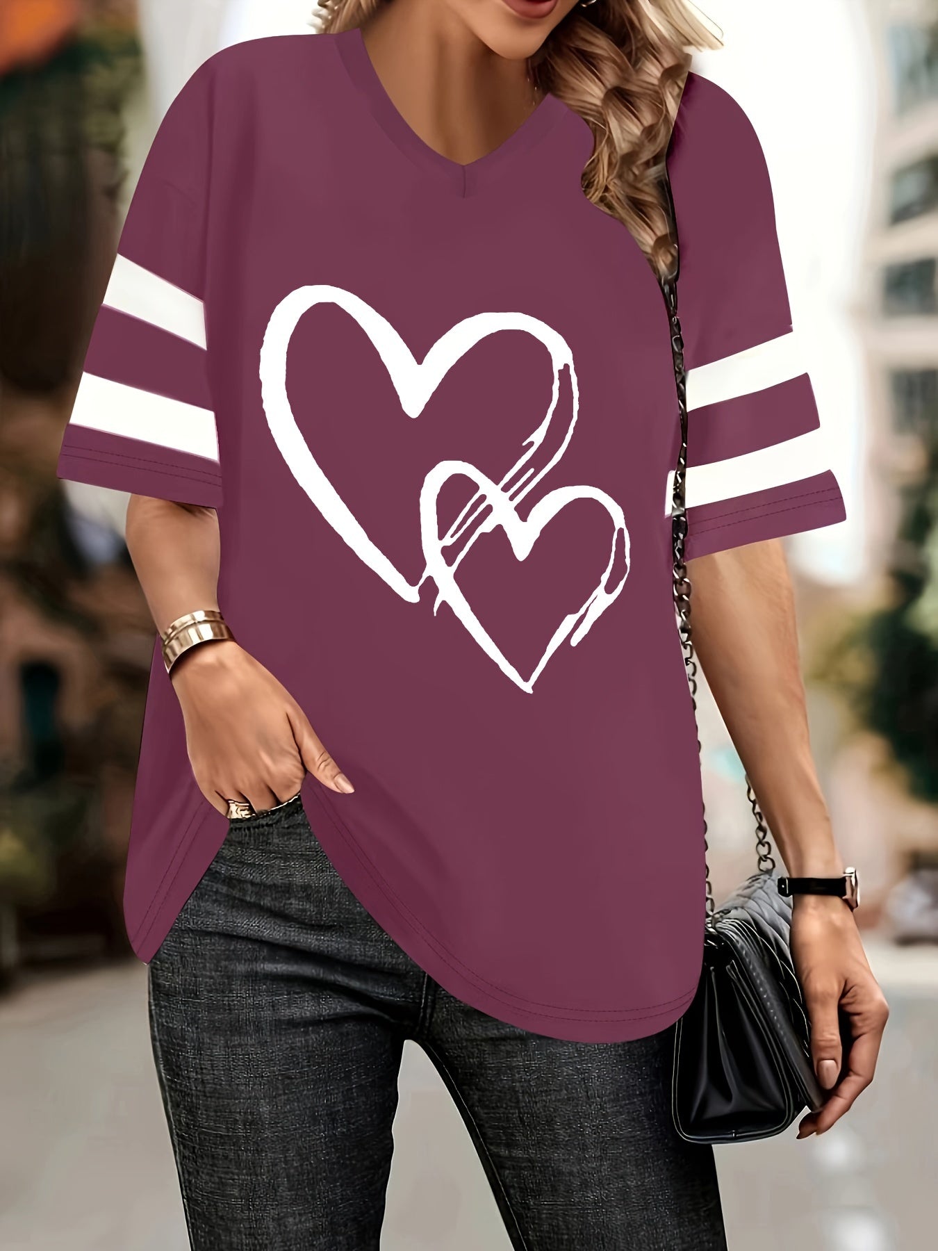 Plus o'lcham ayollar uchun V-yuqa qisqa ko'ylak bilan yurak bosma bahor yoz