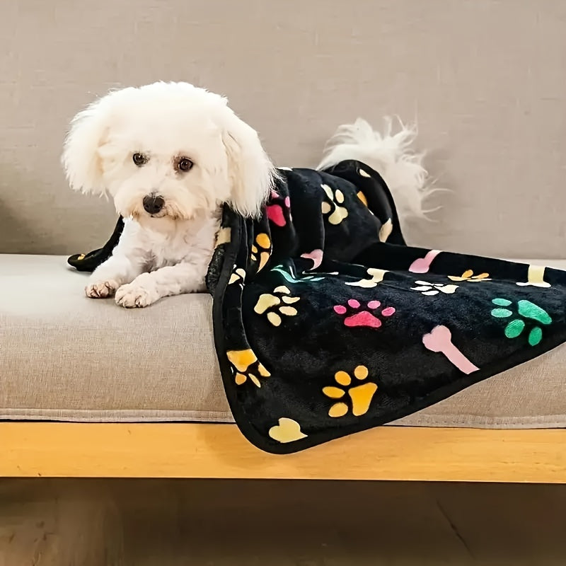 Stain-Resistant Fleece Pet Blanket with Bone Pattern Machine Washable for Dogs and Cats